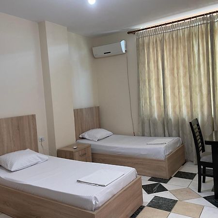 טיראנה Bajovah Apartments & Restaurant מראה חיצוני תמונה