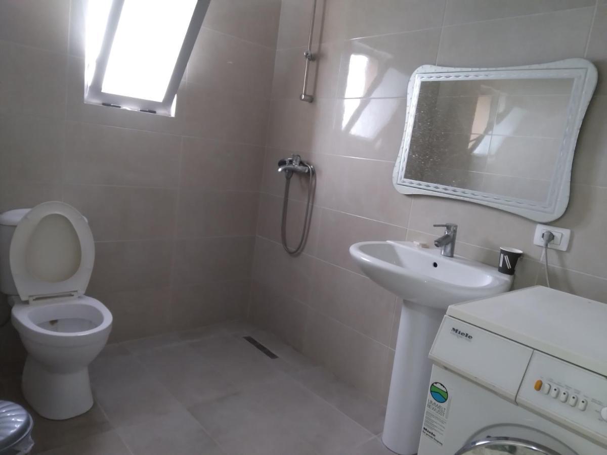 טיראנה Bajovah Apartments & Restaurant מראה חיצוני תמונה