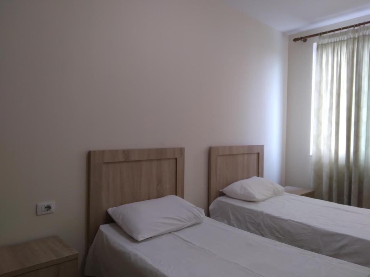 טיראנה Bajovah Apartments & Restaurant מראה חיצוני תמונה