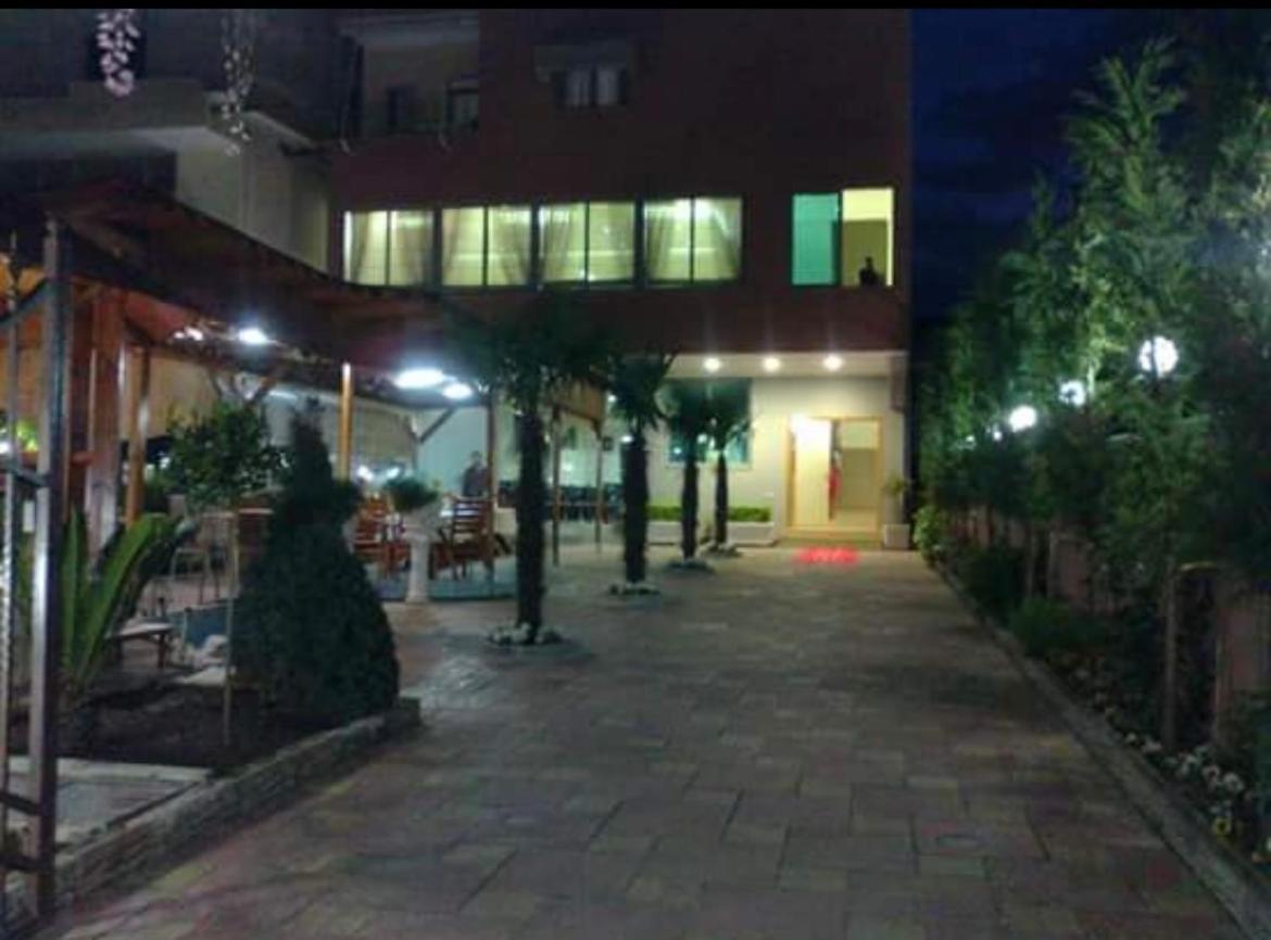 טיראנה Bajovah Apartments & Restaurant מראה חיצוני תמונה