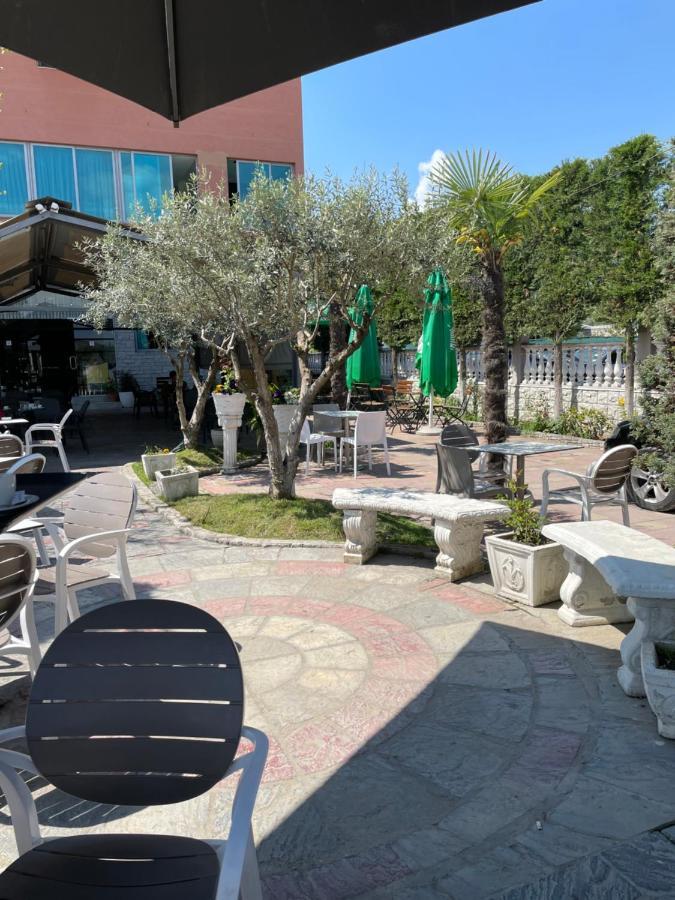 טיראנה Bajovah Apartments & Restaurant מראה חיצוני תמונה