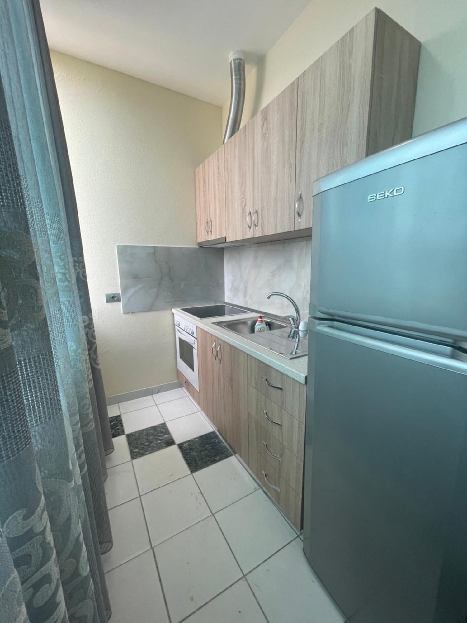 טיראנה Bajovah Apartments & Restaurant מראה חיצוני תמונה
