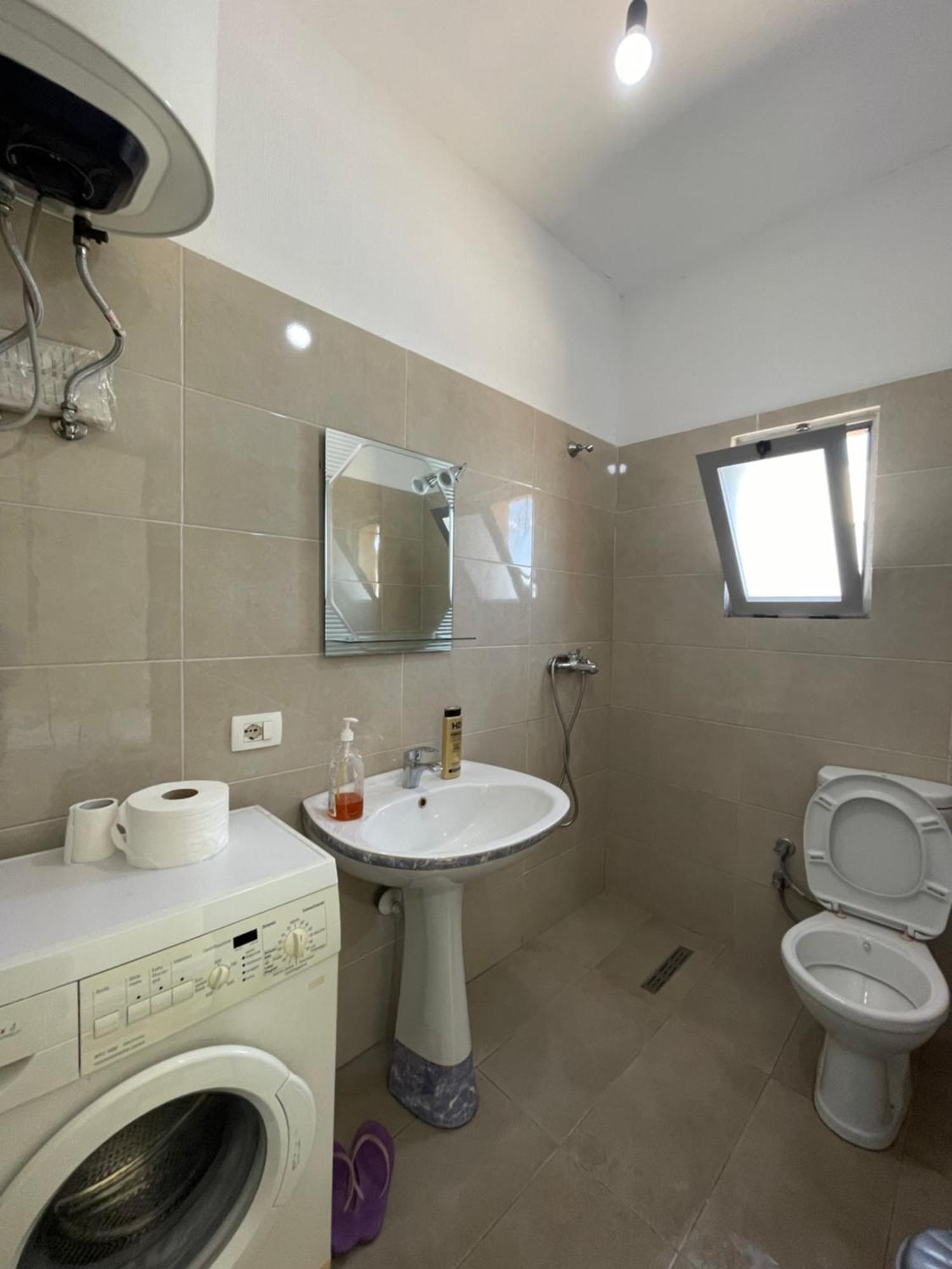 טיראנה Bajovah Apartments & Restaurant מראה חיצוני תמונה