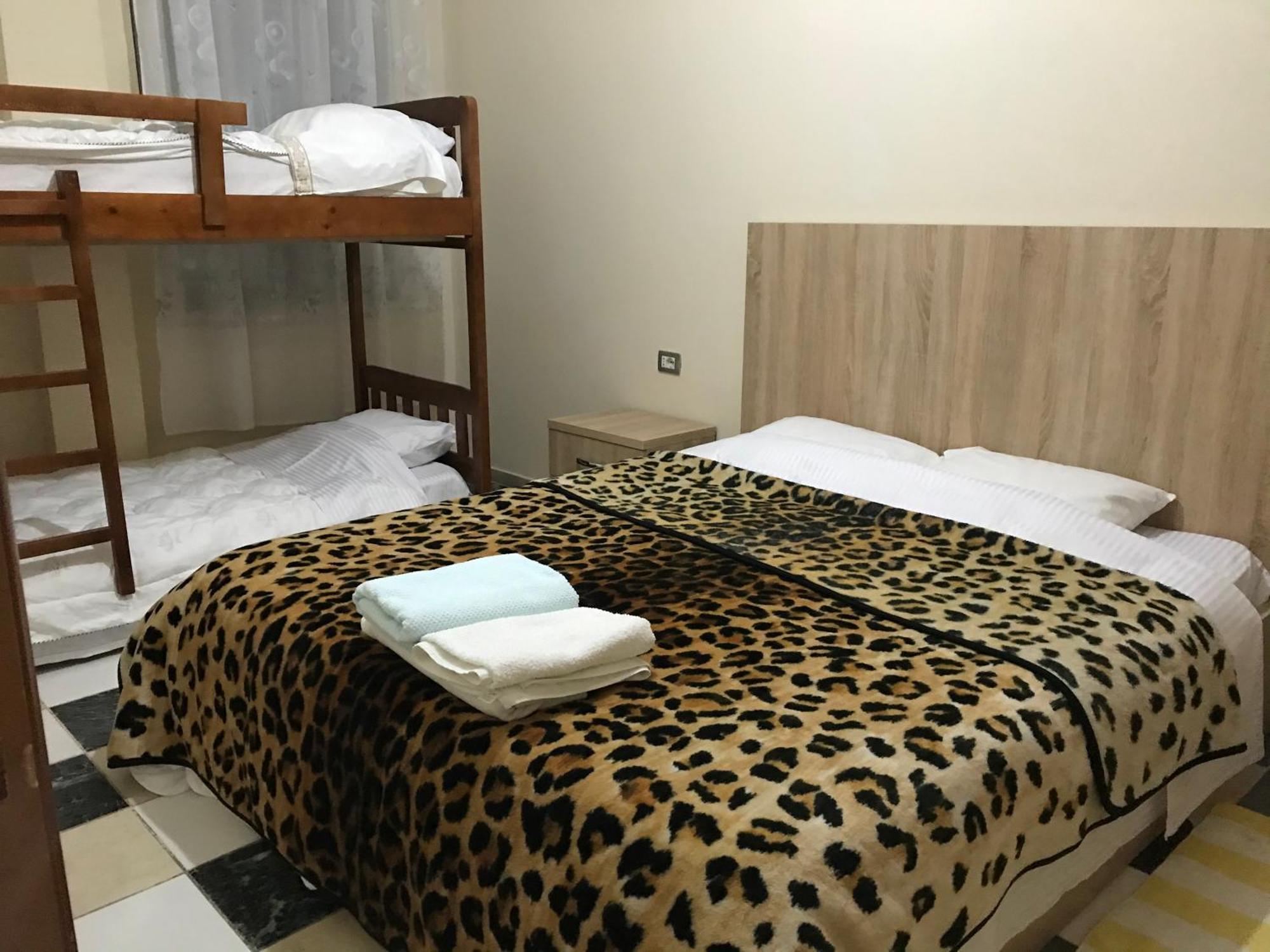 טיראנה Bajovah Apartments & Restaurant מראה חיצוני תמונה