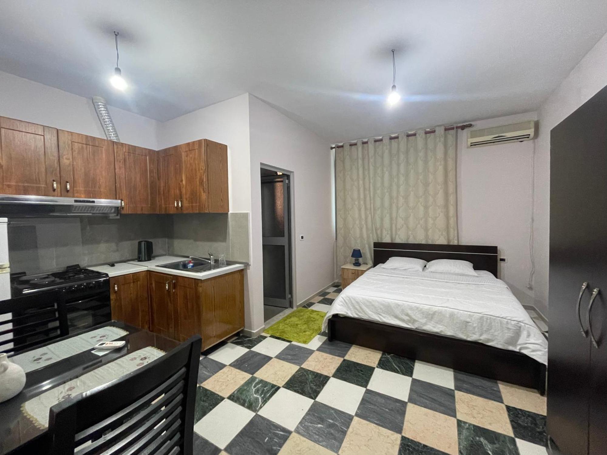 טיראנה Bajovah Apartments & Restaurant מראה חיצוני תמונה